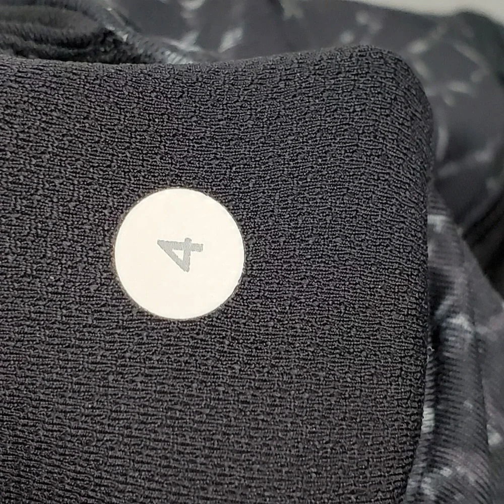 Lululemon Capri Leggings Womens‎ 4 XS Black Snake Criss-Cross Hem Elastic Waist